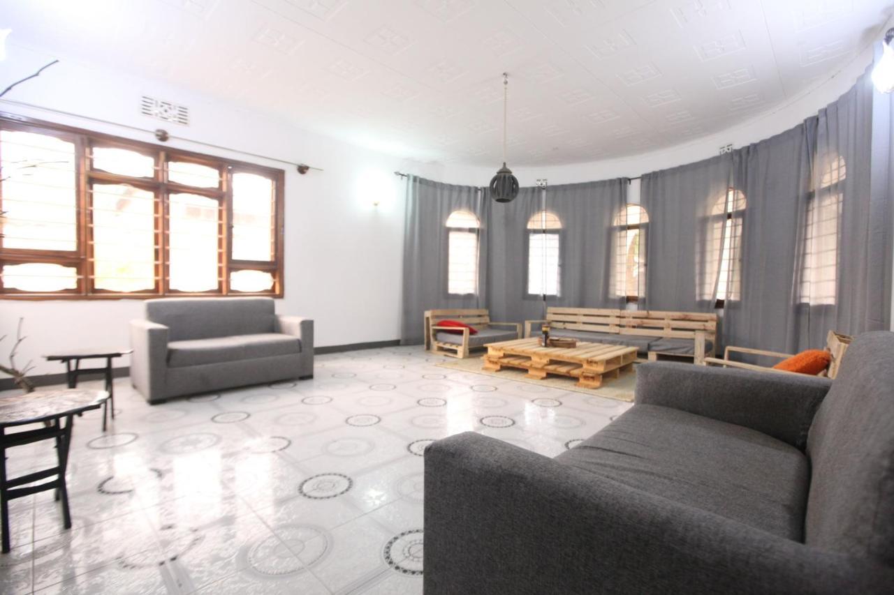 Safari Adventures-House Bed and Breakfast Αρούσα Εξωτερικό φωτογραφία