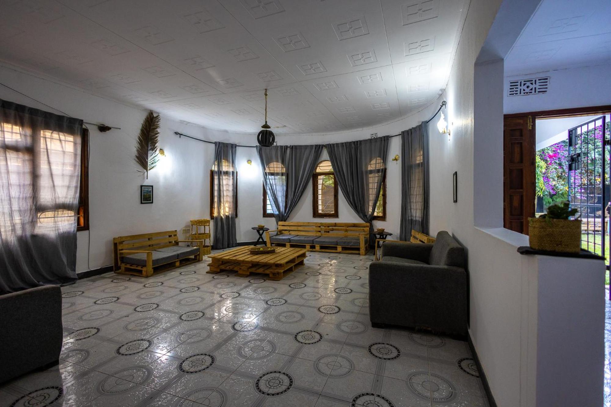 Safari Adventures-House Bed and Breakfast Αρούσα Εξωτερικό φωτογραφία